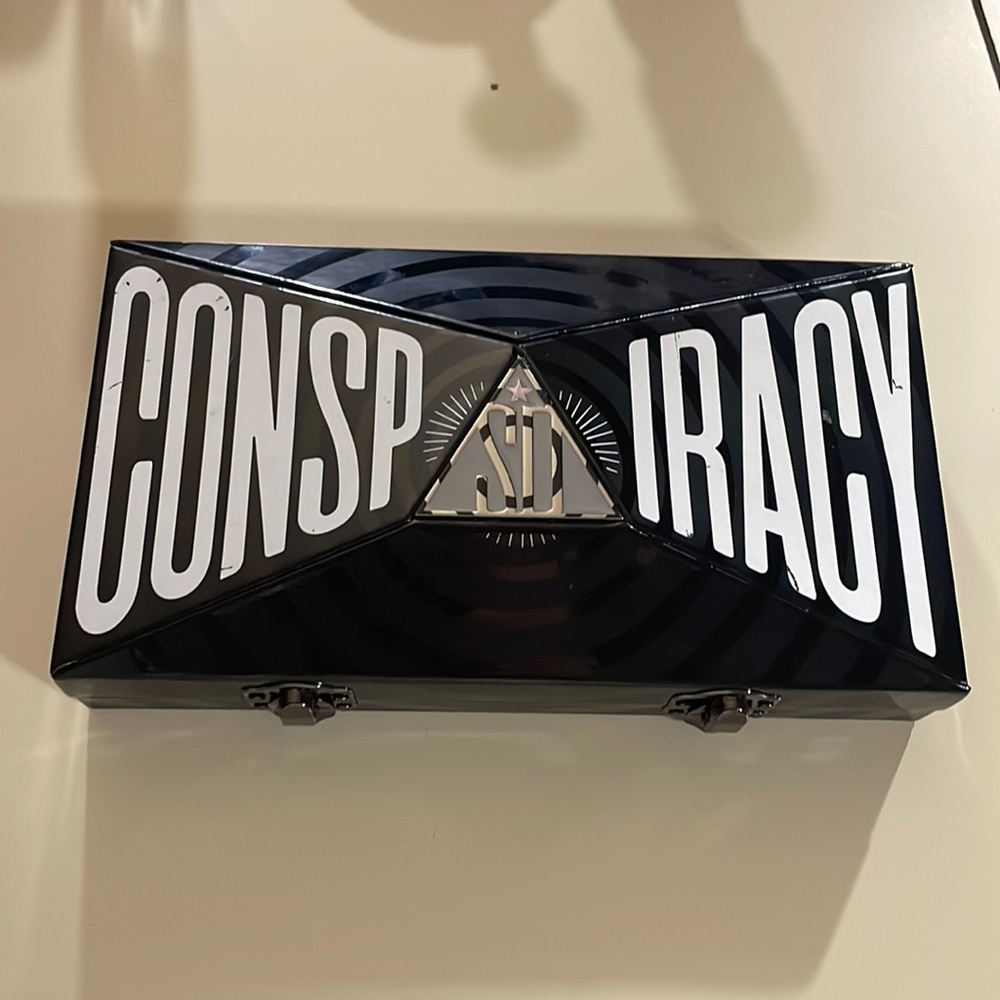 Jeffree Star x Shawn Dawson Conspiracy Palette